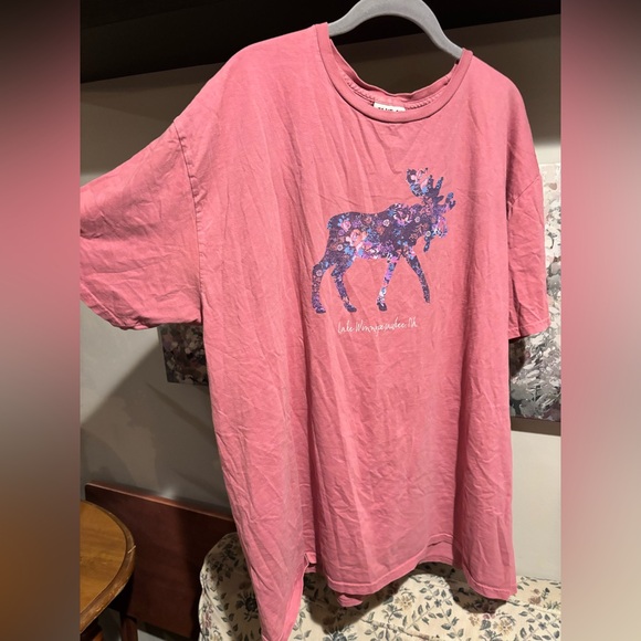 Blue 84 Tops - Blue 84 Pink Moose Graphic Tee